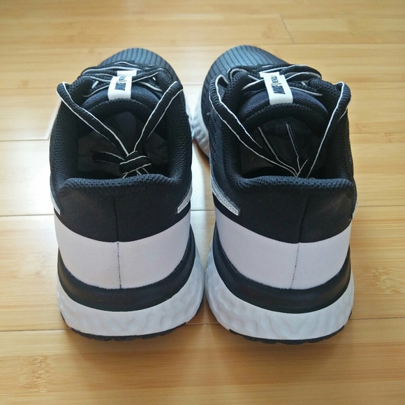 -NEW- Men's Nike Revolution 5 EXT Sneakers 10 - Picture 7 of 16